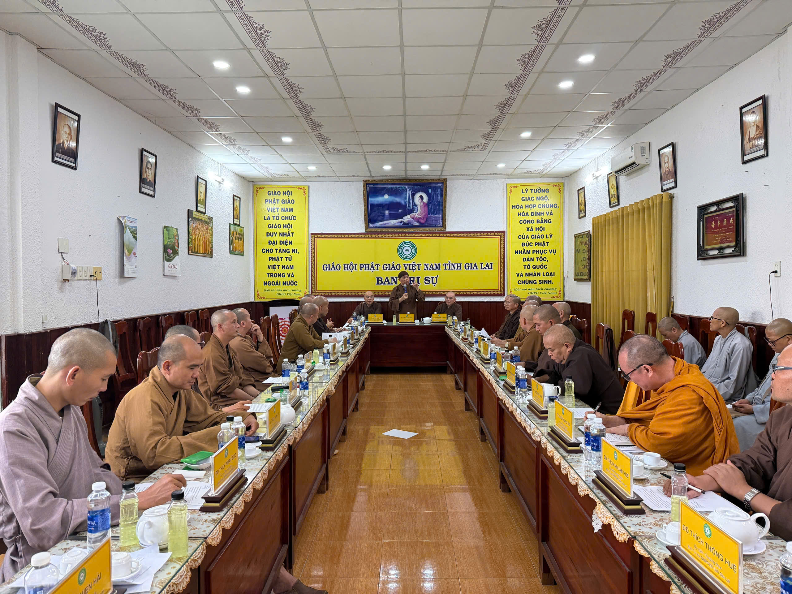Ban Thường trực Ban Trị sự tỉnh Gia Lai họp lần 2 bàn thảo công tác tổ chức cầu siêu tưởng niệm anh hùng liệt sĩ.
